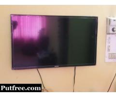 Samsung 32F4100 LED 81 cm (32)HD In Mint Condition  20000/-