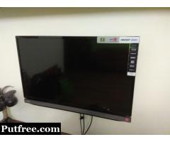 32Inch (81CMS) TOSHIBA LED TV(P2305) + TATA SKY DTH CONNECTION-- FOR SALE
